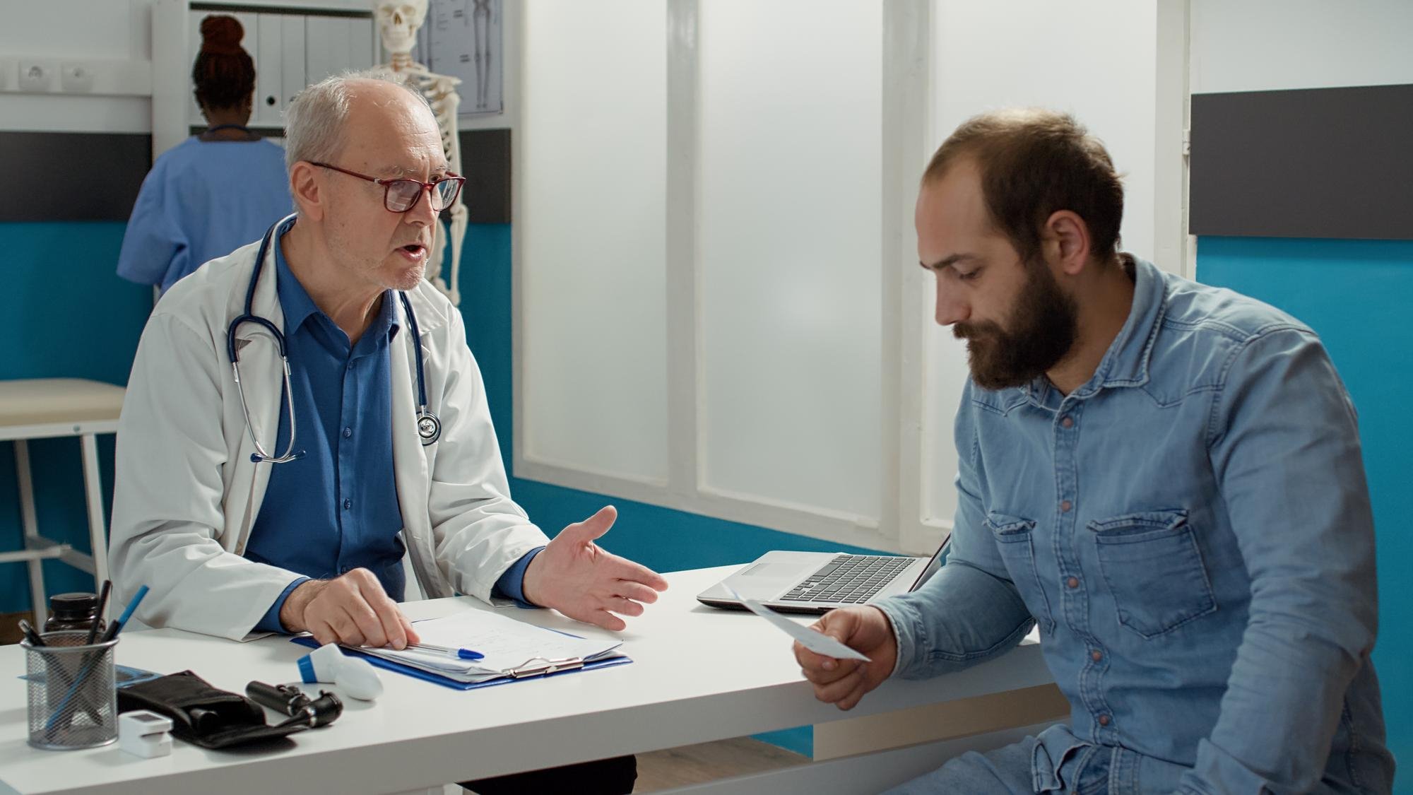 Entenda a diferença entre tumor benigno e maligno 