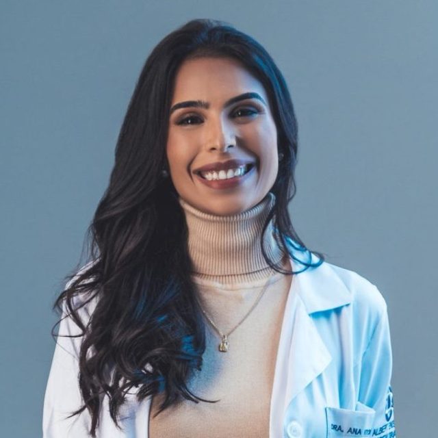Dra. Ana Vitória Vitoreti Martins